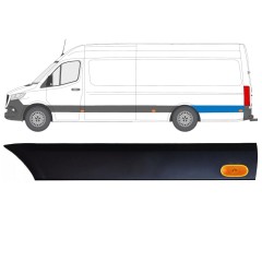 Moulure latérale de l'aile arrière avec lampe pour Mercedes Sprinter 2018- / Gauche / Ensemble 12971
