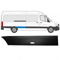 Moulure latérale sur aile arrière pour Mercedes Sprinter 2006- / LWB / Droite 8026